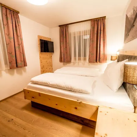 Almhittn - Luxus Apartament Finkenberg